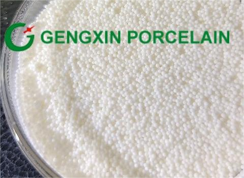 Alumina microbeads